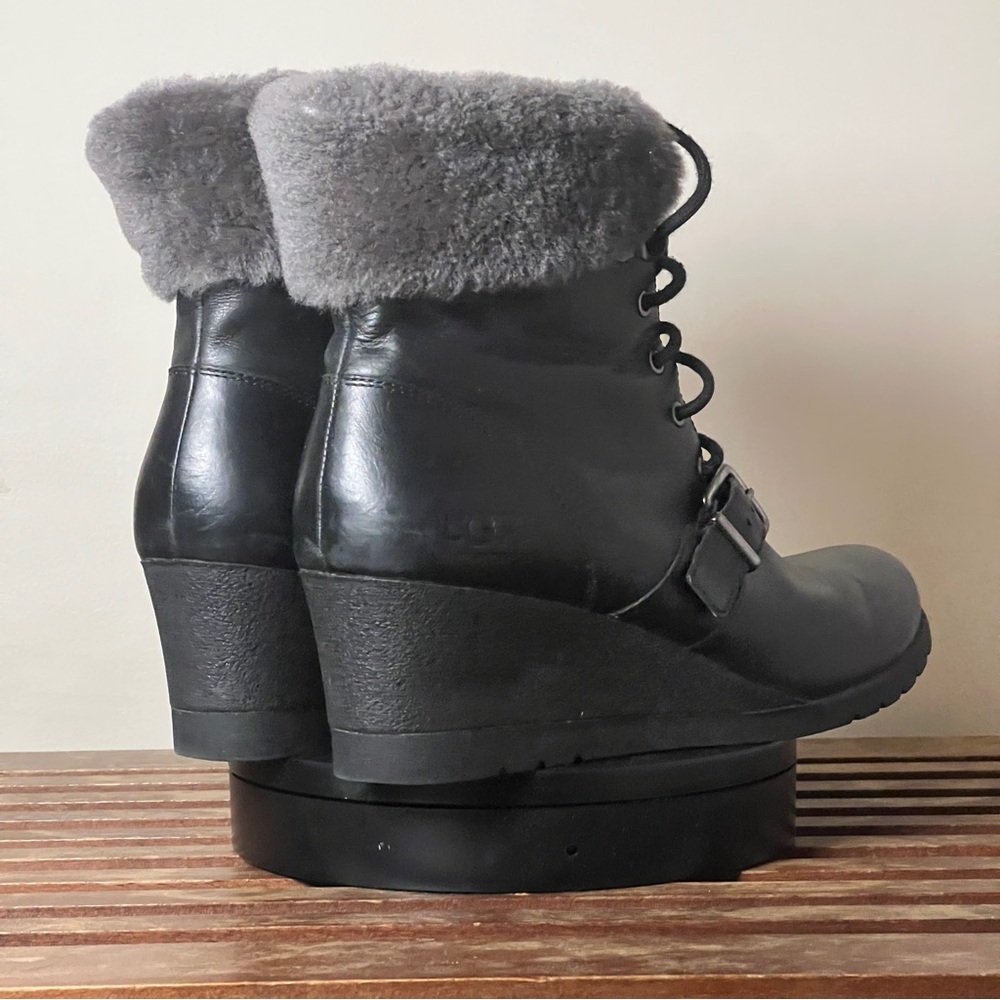 Ugg Janney Boot Black Waterproof Leather Ankle Wedge Lace Up Fur Sz 12 1012527 - Picture 3 of 14
